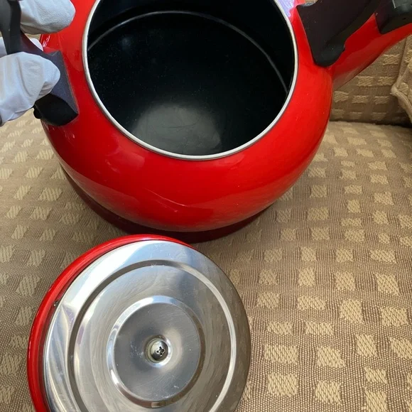 Le Creuset Red Stovetop Whistling Tea Kettle with Black Handle - Picture 6 of 14